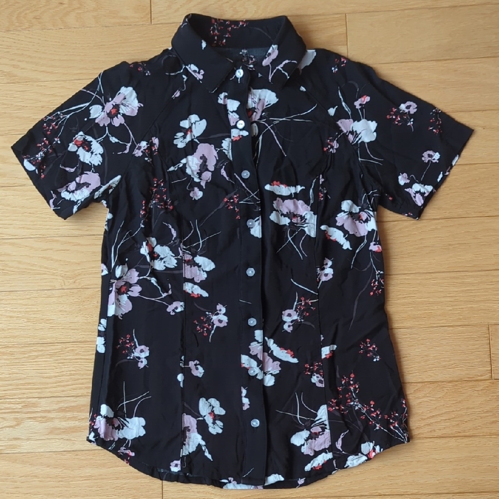Equestrian Inspired Tailored Floral Blouse size Small